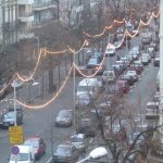 C'est dimanche, les pervenches ne sont pas là. Occupation de l'espace public par les cage en métals 95 %